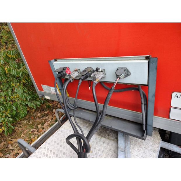 2010 VAN VEEN OTHERS-46891357