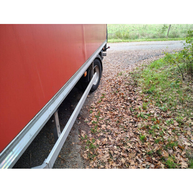 2010 VAN VEEN OTHERS-46891358