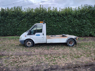 صورة ل المركبات التجارية 2005 فورد Transit 350