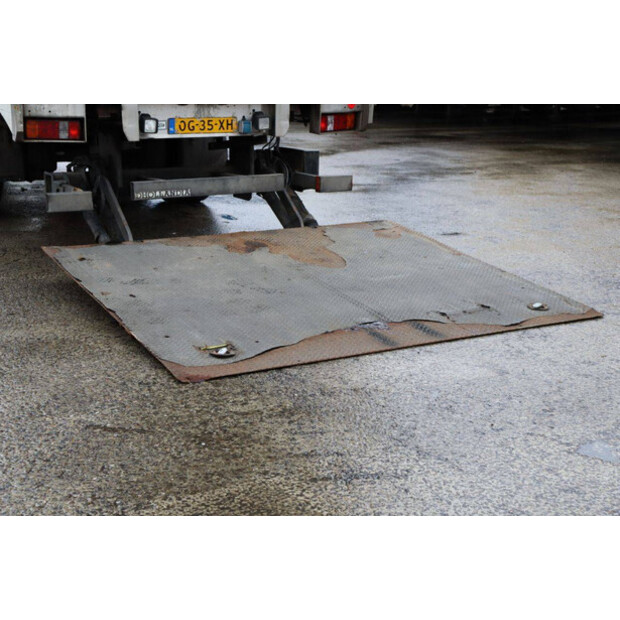 2002 HTF HZO32-46891777