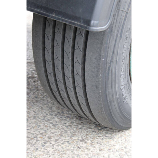 2011 Jumbo D0270SE-46892320