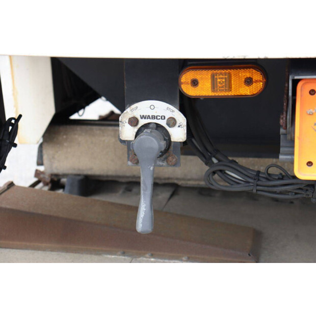 2011 Jumbo D0270SE-46892331