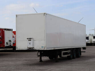 صورة ل مقطورات صندوقيجة 2011 جمبو DO270SE