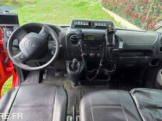 2015-renault-master-1448996-46906413