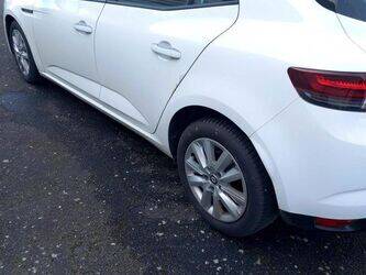 صورة ل سيارات 2022 رينو Megane