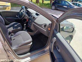 2009-renault-clio-1449024-46907068