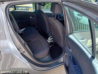 2009-renault-clio-1449024-46907069