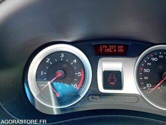 2009-renault-clio-1449024-46907074