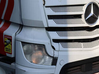 2015-mercedes-benz-actros-1449046-46909568