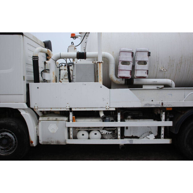 2008 Mercedes-Benz 930.24-46910001