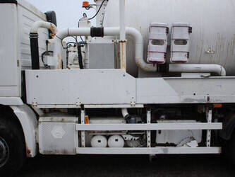 2008-mercedes-benz-930-24-1449056-46910001