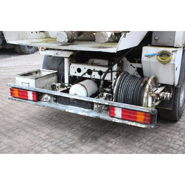 2008 Mercedes-Benz 930.24-46910009