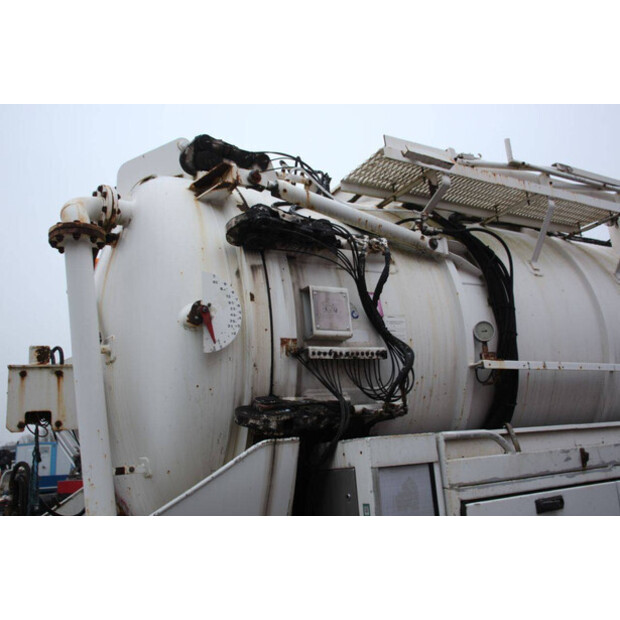 2008 Mercedes-Benz 930.24-46910011