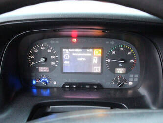 2008-mercedes-benz-930-24-1449056-46910024