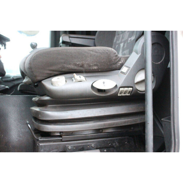 2008 Mercedes-Benz 930.24-46910027