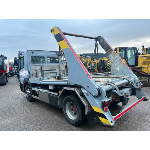 2016 Mercedes-Benz 1327-46910178