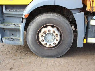 2014-mercedes-benz-antos-2540-1449068-46910381