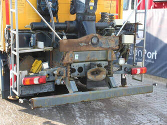 2014-mercedes-benz-antos-2540-1449068-46910387