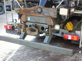 2014-mercedes-benz-antos-2540-1449068-46910389