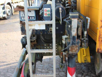 2014-mercedes-benz-antos-2540-1449068-46910391