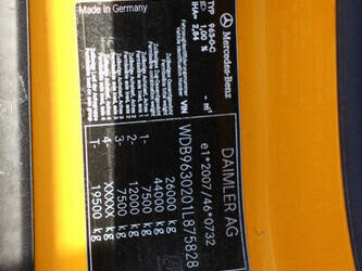 2014-mercedes-benz-antos-2540-1449068-46910397