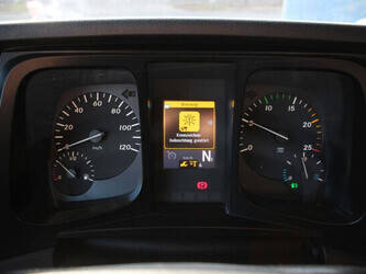 2014-mercedes-benz-antos-2540-1449068-46910406