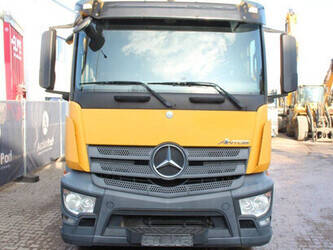 2014-mercedes-benz-antos-2540-1449069-46910419