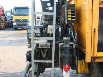 2014-mercedes-benz-antos-2540-1449069-46910437