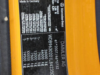 2014-mercedes-benz-antos-2540-1449069-46910448