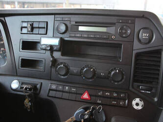 2014-mercedes-benz-antos-2540-1449069-46910451