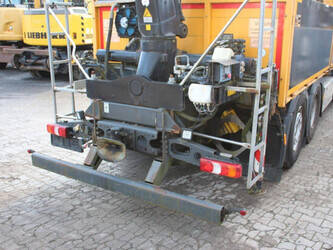 2014-mercedes-benz-antos-2540-1449070-46910479