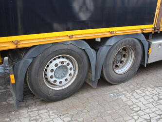 2014-mercedes-benz-antos-2540-1449070-46910483