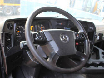 2014-mercedes-benz-antos-2540-1449070-46910490