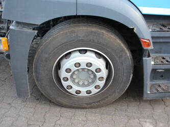 2016-mercedes-benz-antos-2533-1449075-46910698