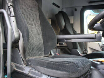 2016-mercedes-benz-antos-2533-1449075-46910702