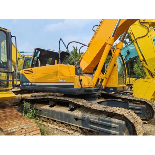 2022 Hyundai 330LC-9T-46910781