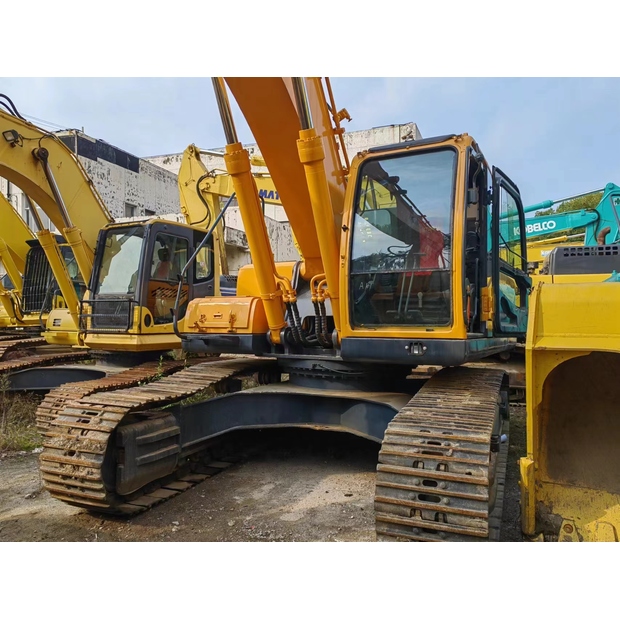 2022 Hyundai 330LC-9T-46910782