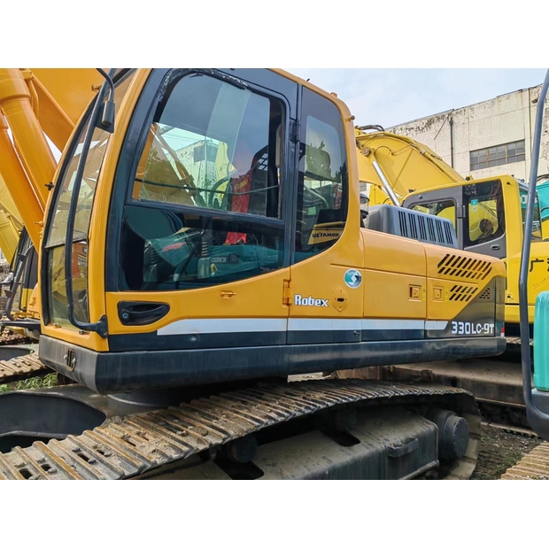 2022 Hyundai 330LC-9T-46910784