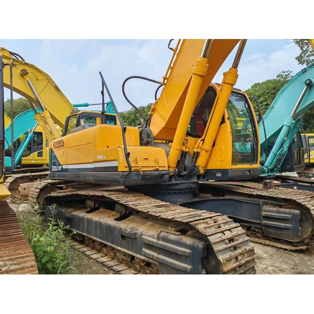 2022 Hyundai 330LC-9T-46910785