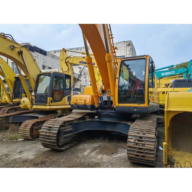 2022 Hyundai 330LC-9T-46910787