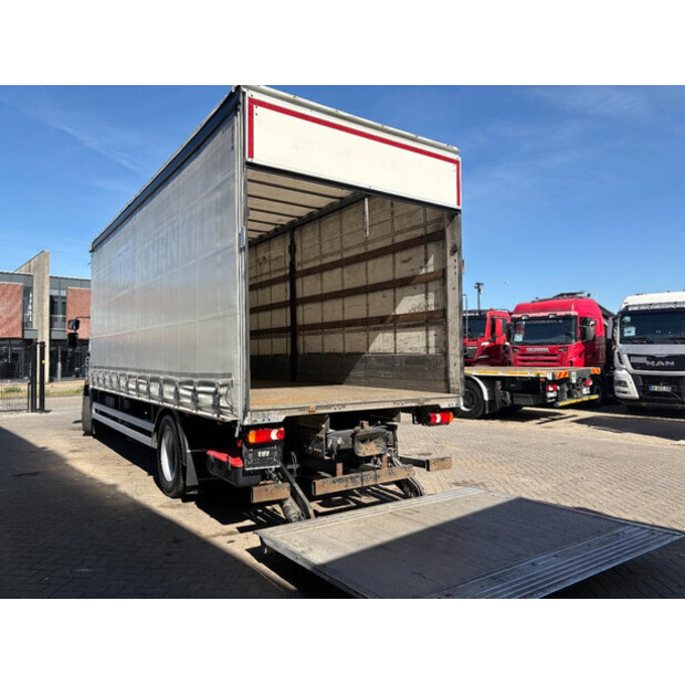 2017 رينو D-46912308