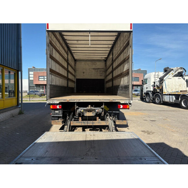 2017 رينو D-46912311