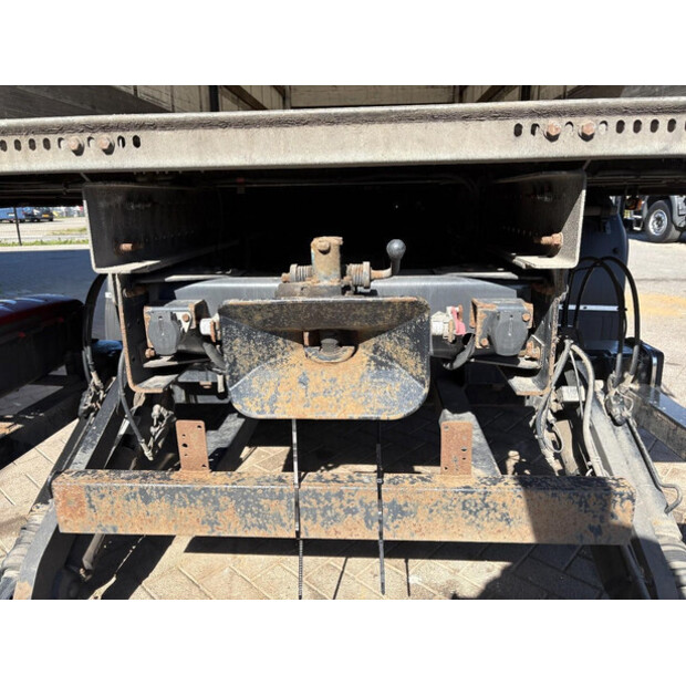 2017 رينو D-46912315