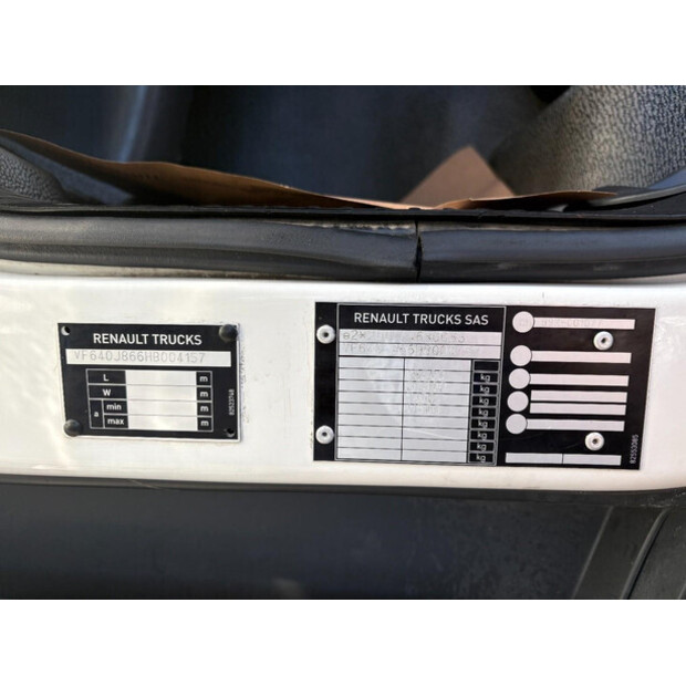 2017 رينو D-46912319