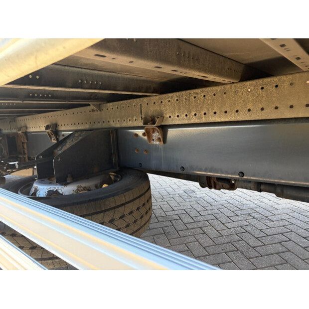 2017 رينو D-46912321