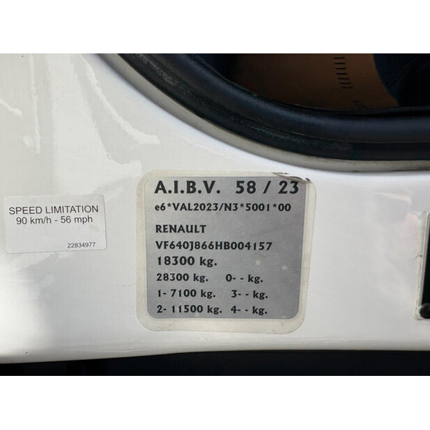 2017 رينو D-46912324