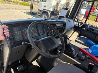 2003-volvo-fl220-1449146-46912343