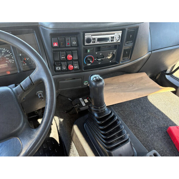 2003 Volvo FL220-46912358