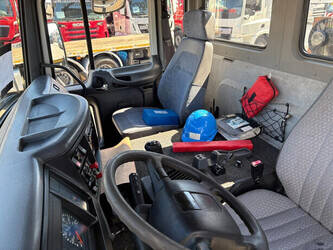 2003-volvo-fl220-1449146-46912360