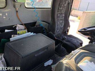 2009-mercedes-benz-2632-1449262-46942428